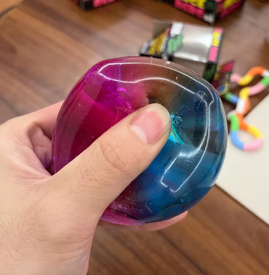 Schylling NeeDoh Rainbow Cube  - Fidget Cube Original 评论和价格